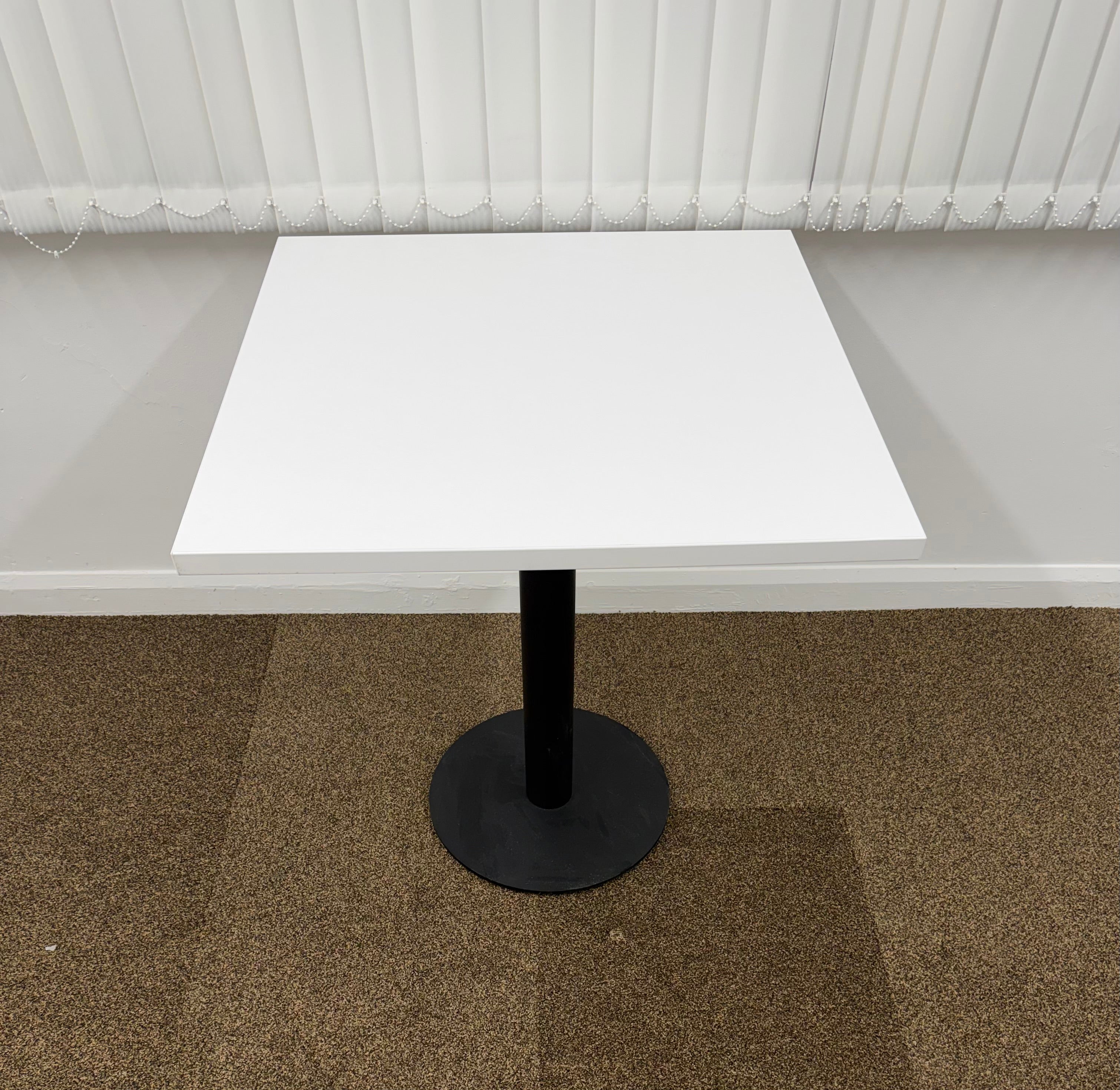 Brand new bar/cafe/bistro 70x70 table