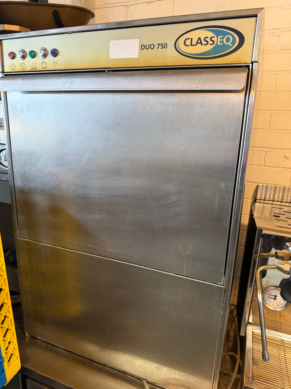 Classeq Duo 750 commercial glasswasher