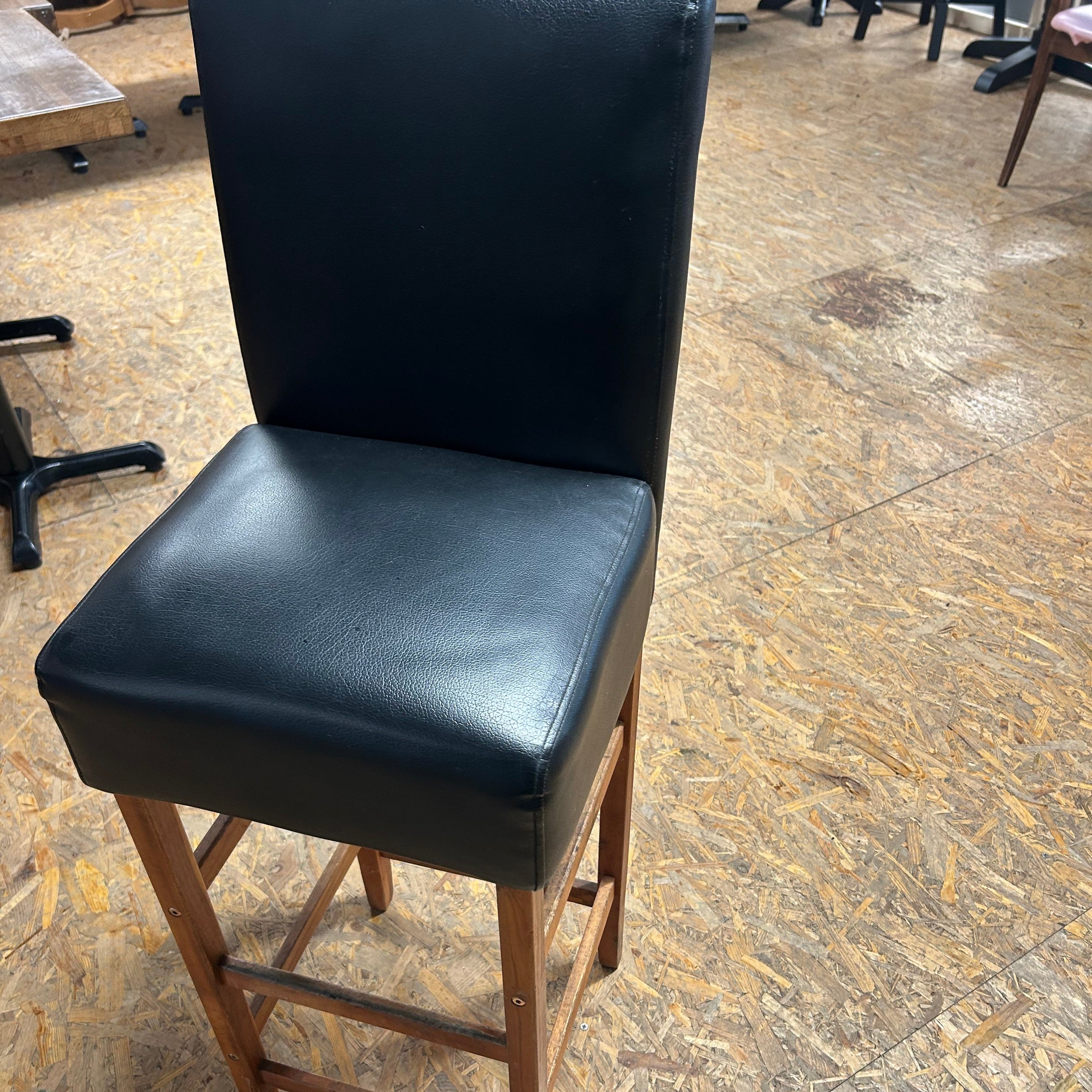 Wooden Bar Stools With Leather